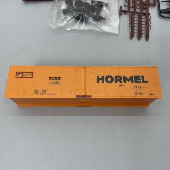 InterMountain HO North American NADX 102 Hormel Ice Reefer Train Car Kit - Picture 4 of 15